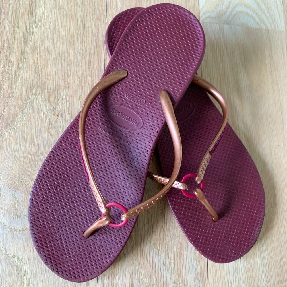 Havaianas flip flops size 9